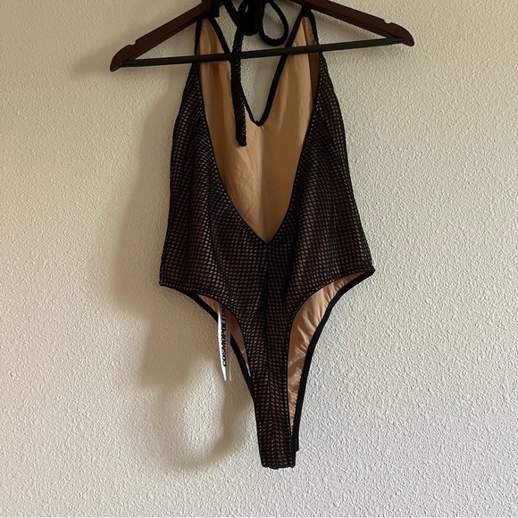 COSMOPOLITAN by Dress the Population Women's Brigette Plunging Halter Bodysuit - Picture 7 of 9